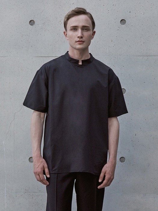 WS#12 STAND COLLAR WOVEN TEE - BLACK