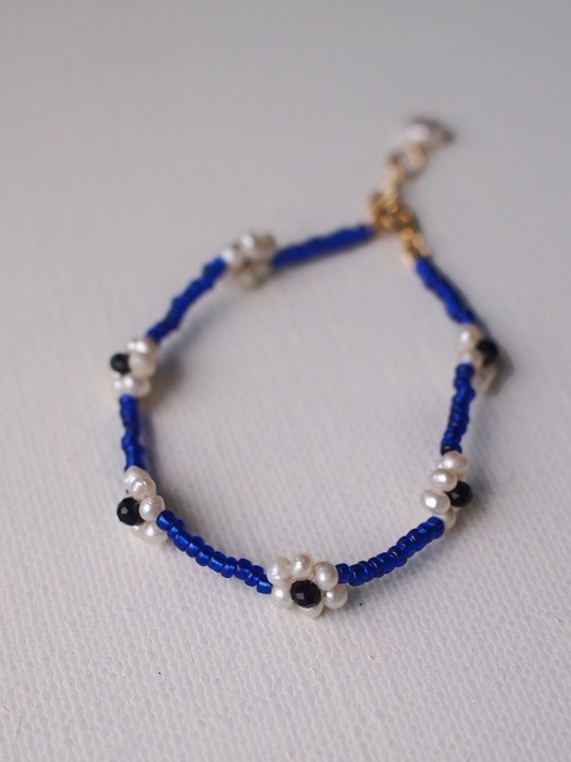 Classic Blue Flower Bracelet