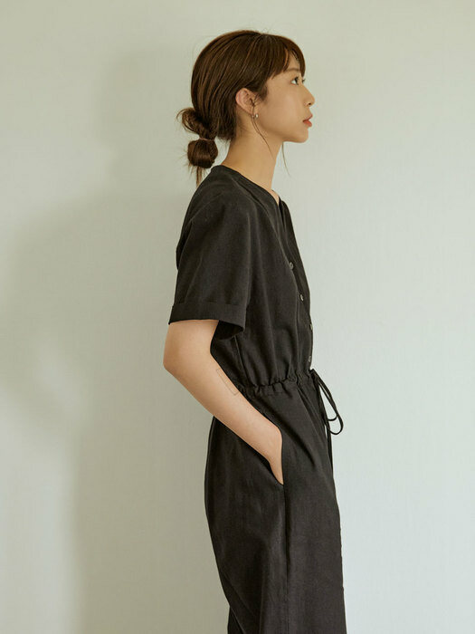 v-neck linen jumpsuit (black)
