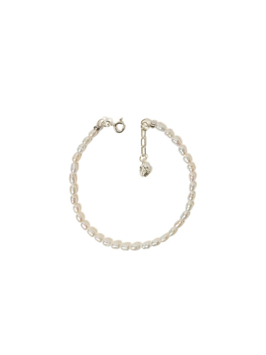 Essential pearl bracelet
