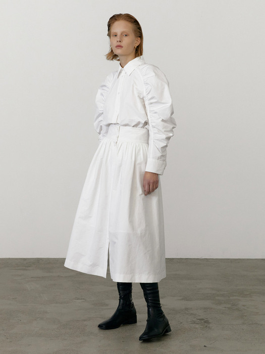 Volumed Shirring Skirt / White