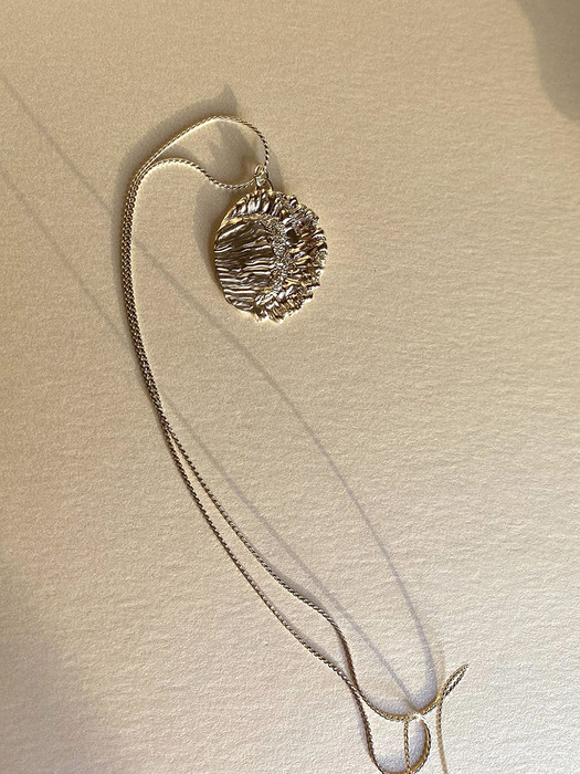 bubble flower necklace
