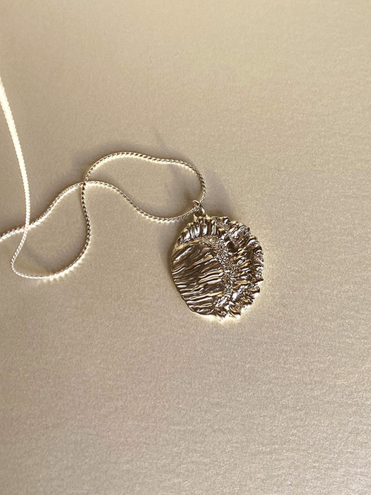 bubble flower necklace