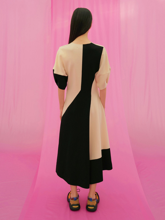 Monti Tuck Detailed Dress_Light Beige+Black
