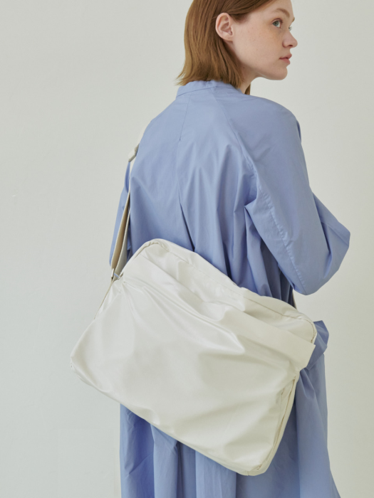 Oversized Messenger Bag_Cream