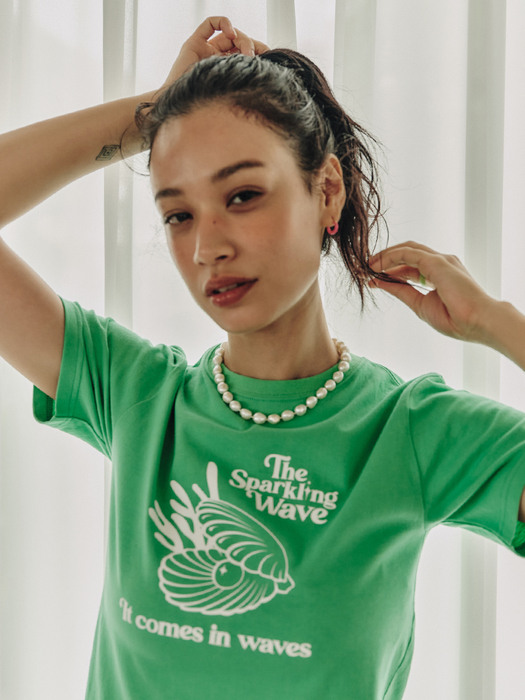Clam Graphic T-Shirts Green