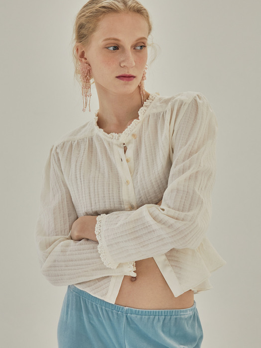 nostalgia lace blouse