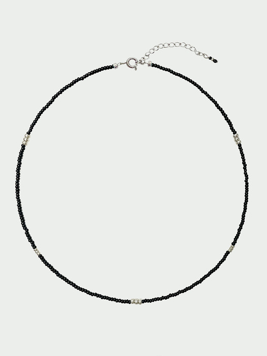 Ade-Black Necklace