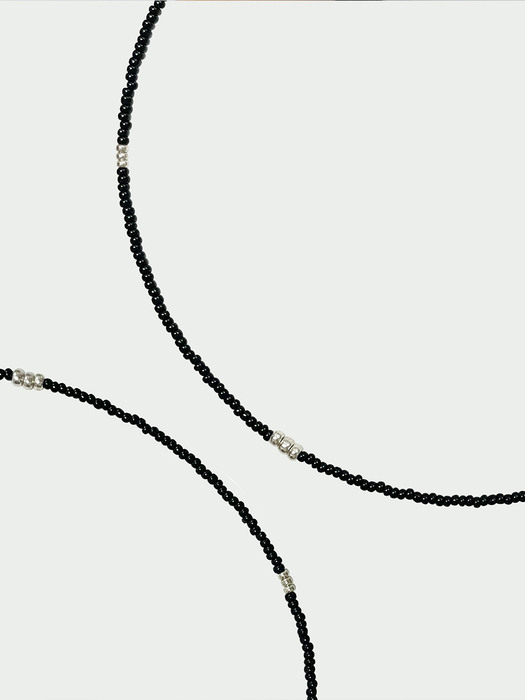 Ade-Black Necklace