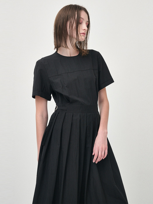 Half Sleeve Pleats Dress, Black