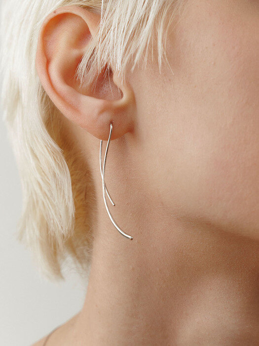 MUTE Hook Line Earrings