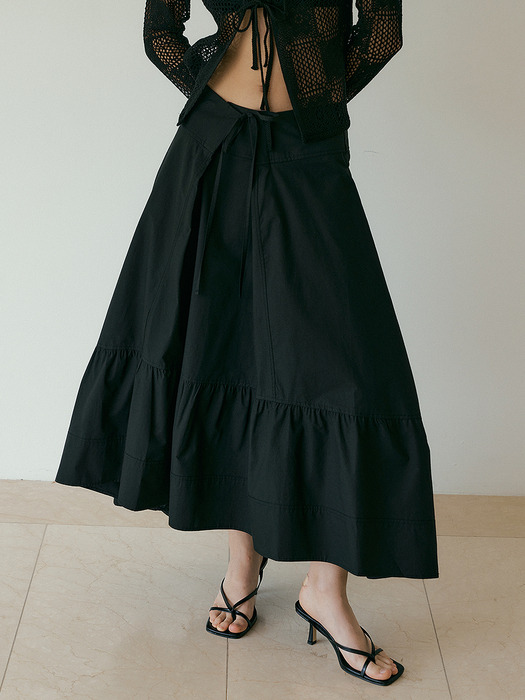 Unbalance long skirt (black)