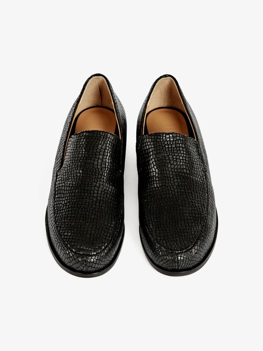 30mm Pietra Embossed-Leather Loafers (Black)