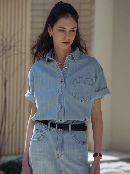 Denim button point half shirt(Light blue)