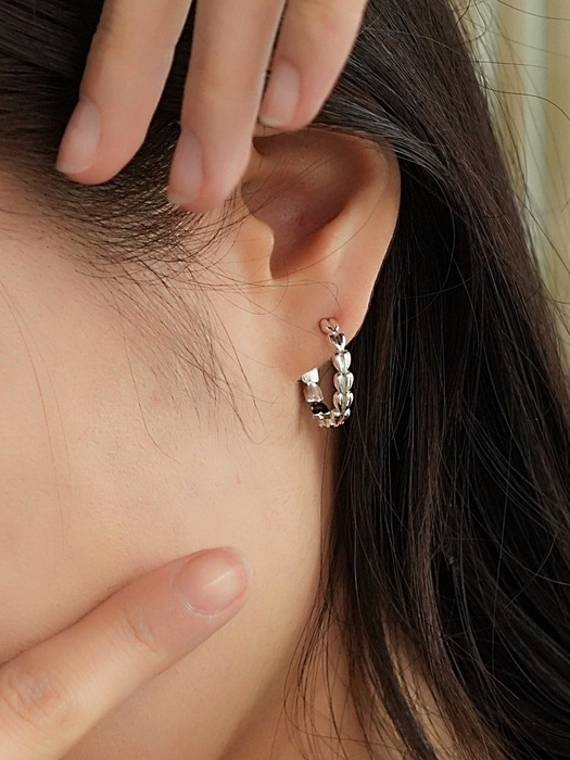 Knit shape ring earring