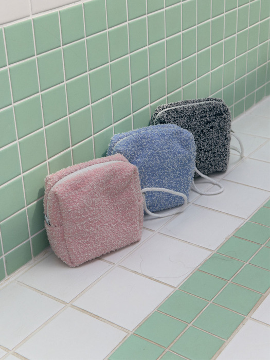 Boucle Pouch (Light Pink)