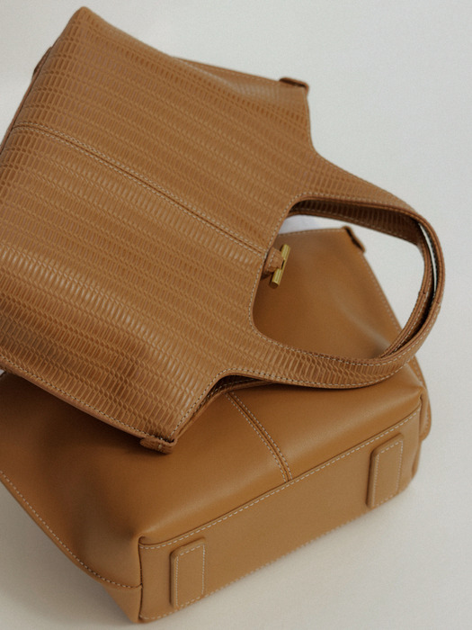 [단독]Panier Petit Bag_Embo Camel