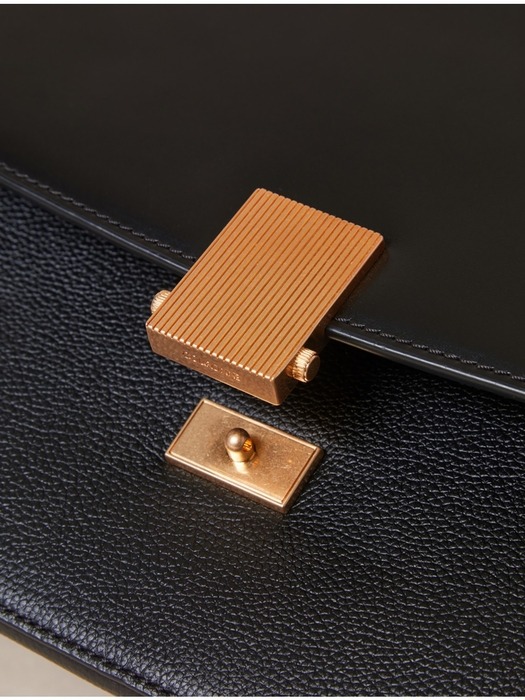 Stephanie Le Temp Tote 32_RCBTX24642BKX