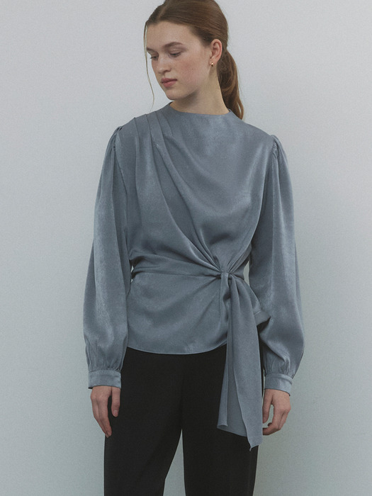 comos 1321 draped mock neck blouse (blue gray)