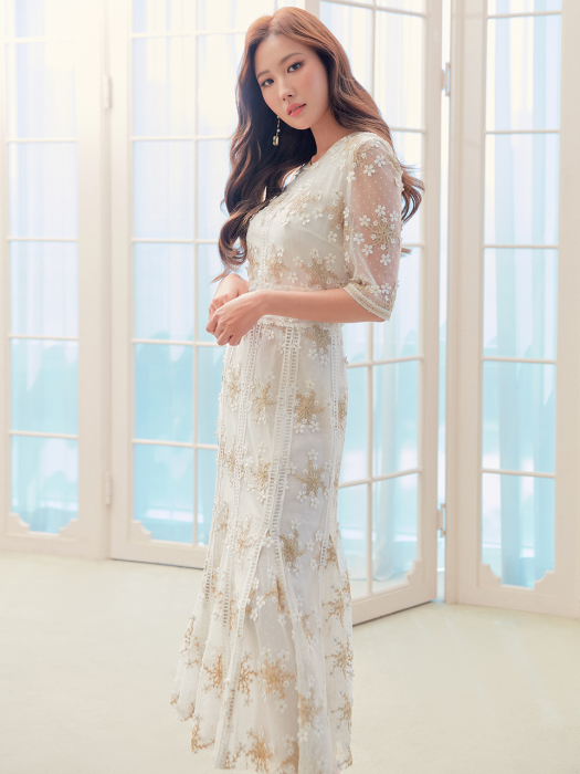 BRILLER / Gold Applique Lace Long Dress (ivory)