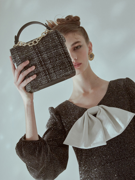 Tindy Tweed Square Bag (Black)