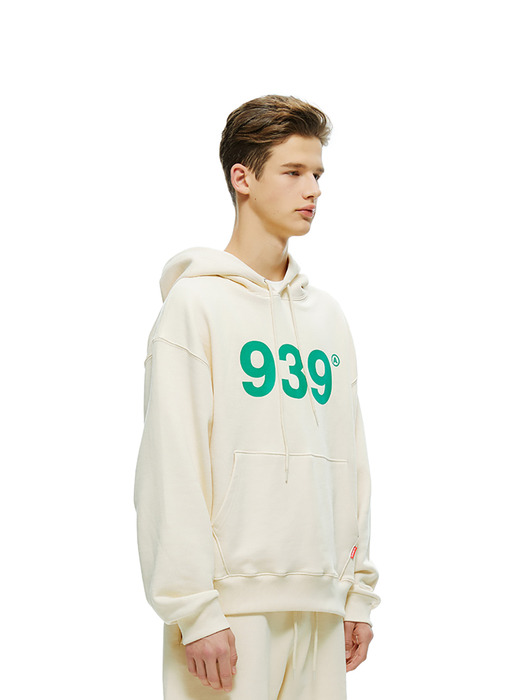 939 LOGO HOOD (IVORY)