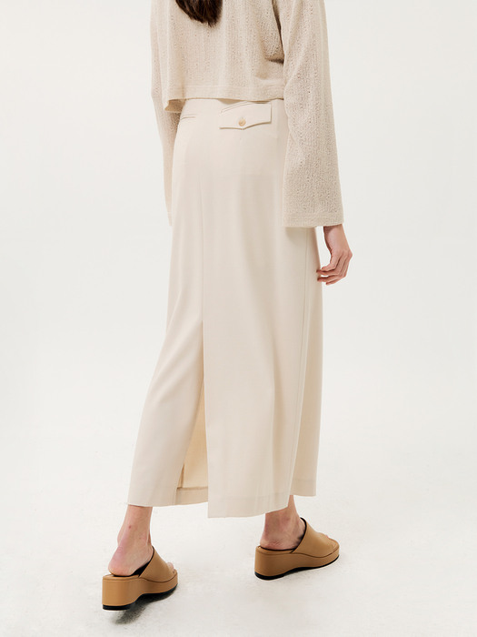 Inverted Pleats Long Skirt Ivory