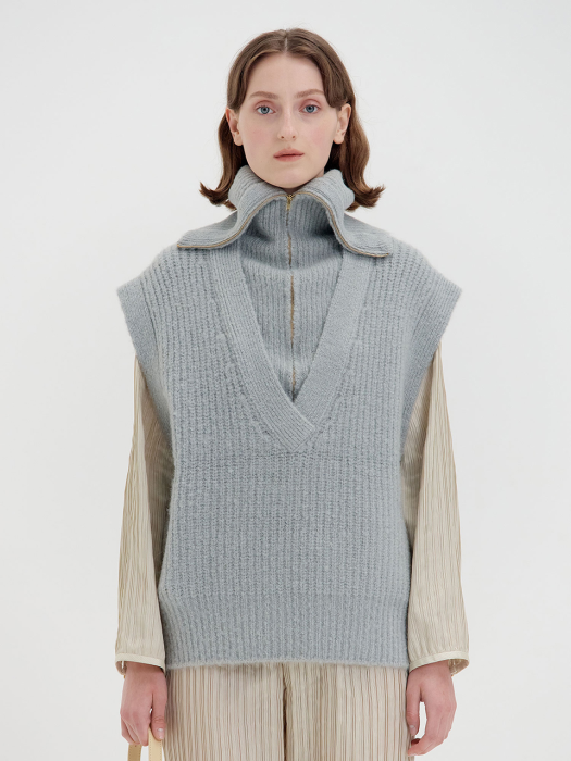 QIQI Zip-detailed Turtleneck Vest - Grey