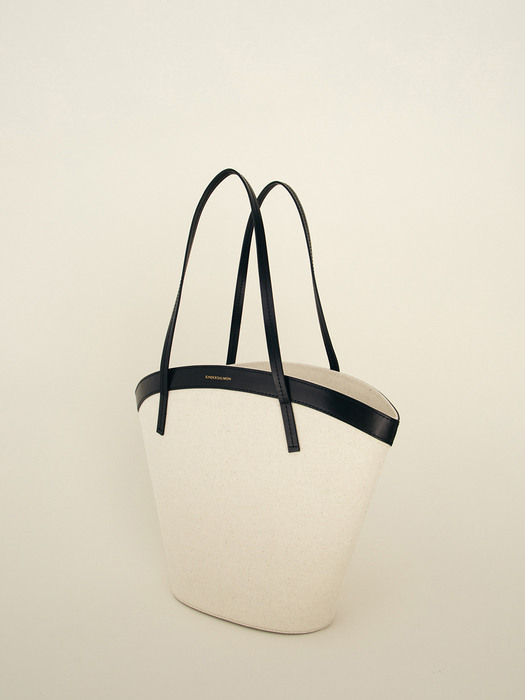 SS21 Curved Canvas Bag Medium Ecru