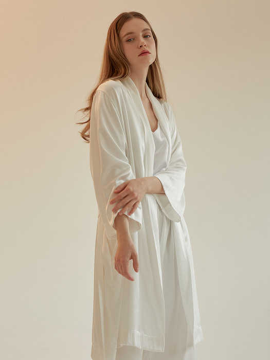 visionary robe - white