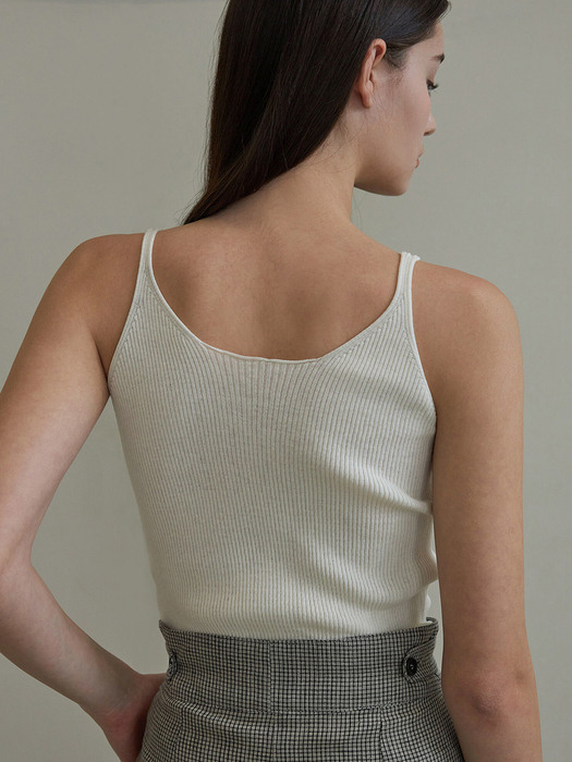 Knit sleeveless top (ivoy)