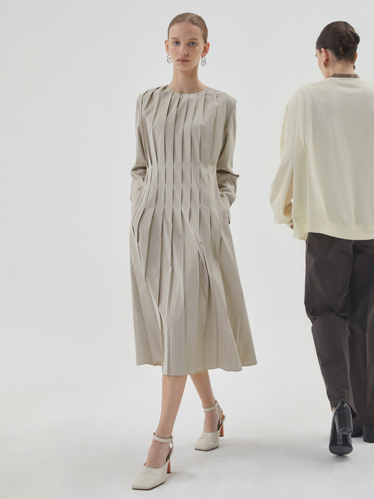 ONE WAY PLEATS  DRESS_BEIGE