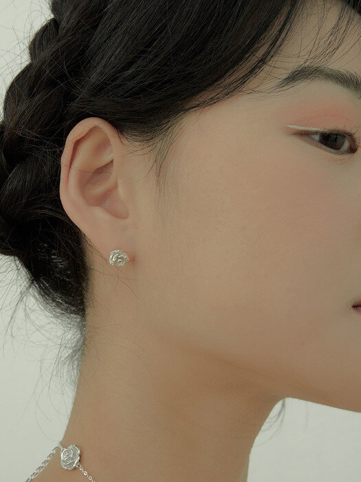 mini rose earring