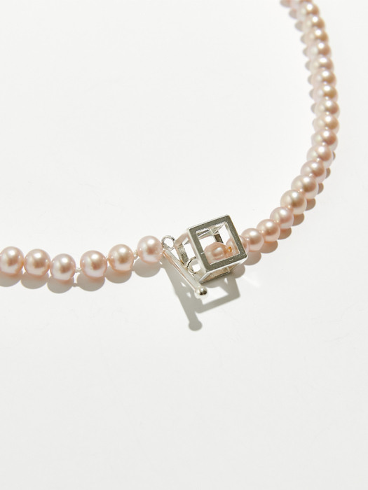 Large Frame Cube Toggle Pearl Necklace