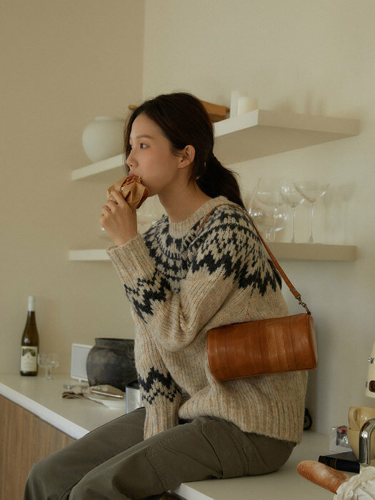 Butter round shoulder bag (버터 라운드 숄더 백) camel