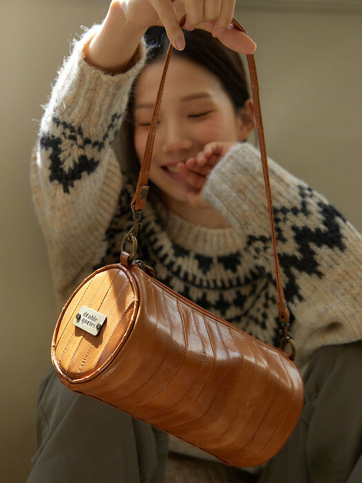 Butter round shoulder bag (버터 라운드 숄더 백) camel