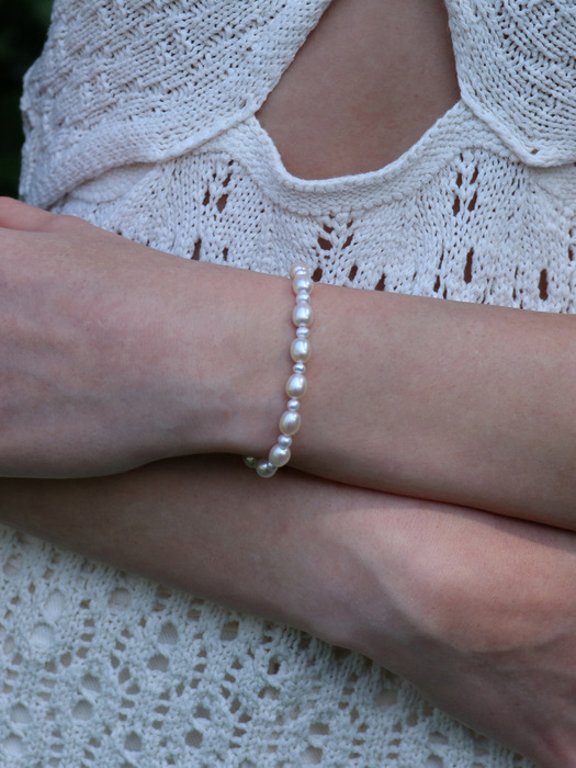 oval pearl bracelet