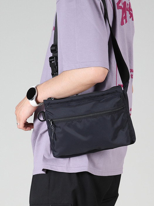 Unico Recycled Pocket Body Bag_black