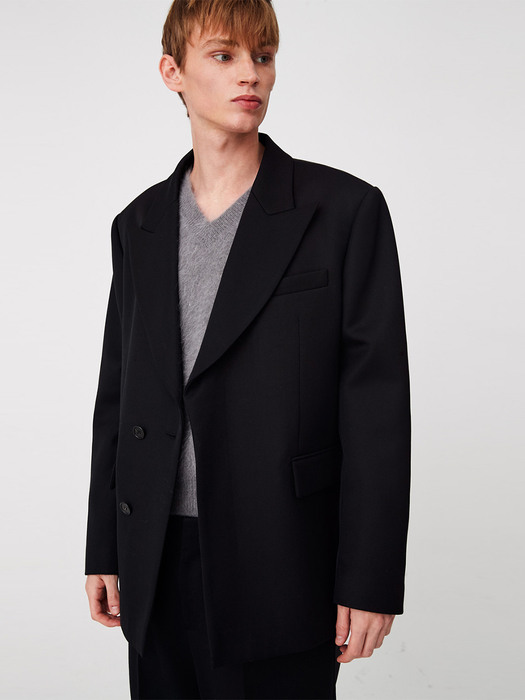 For men, Minimal Peaked Lapel Blazer / Black