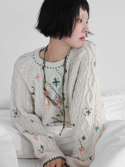 Vintage Cable Knit Flower Stitched by Hand_IVORY