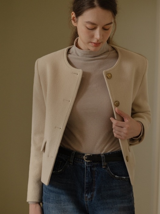 soft-touch turtleneck (Beige)