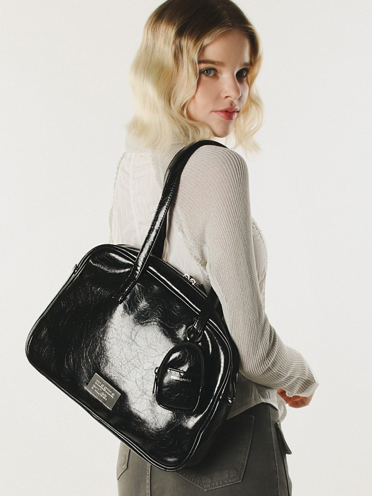 304 leather pouch shoulder bag _ Black