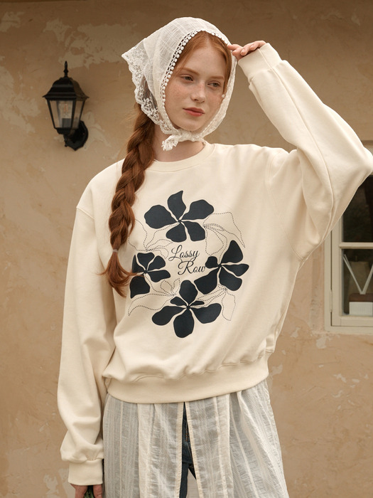 Big Flower Sweatshirt Cream