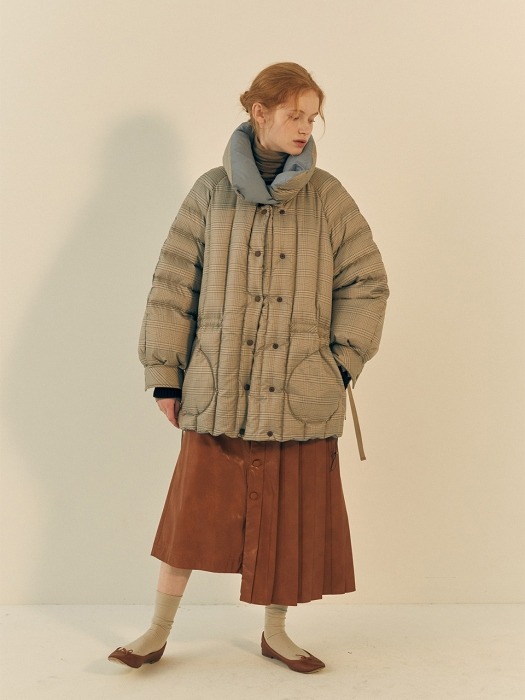 MUSED GOOSEDOWN SHORT PUFFER- BEIGE CHECK