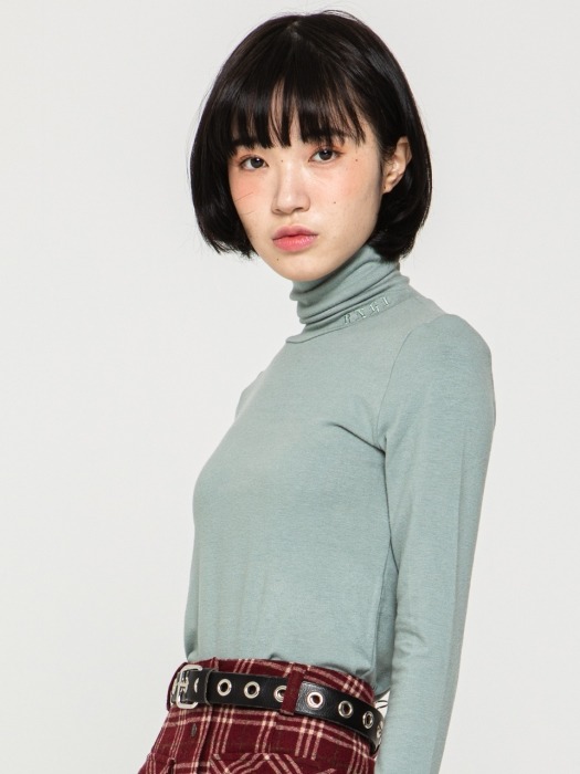 NAPPING TURTLE NECK SLIM TOP [MINT]
