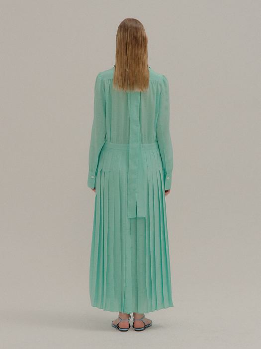 Pleated Dress with front pockets & tie on collar