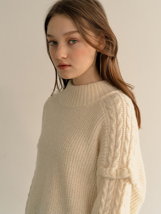 monts 1225 power shoulder knitwear (cream)