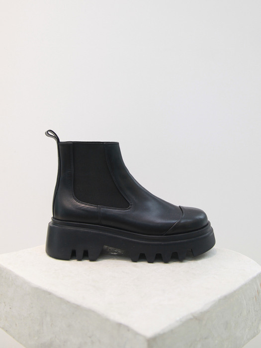 Lucas Chelsea Short Boots Black