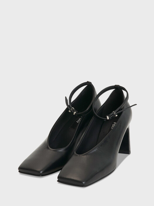 PLUMP STRAP HEEL  BLACK 