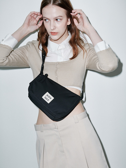 Slant shoulder bag_black